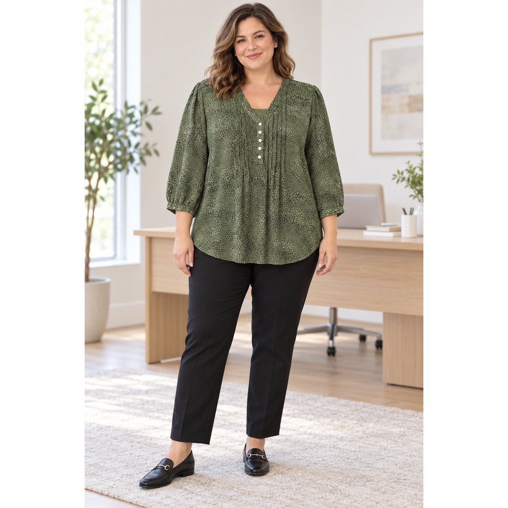 Rose + Olive Blouse Women 2X Olive Green Pebble Print Pintuck V-Neck 3/4 Sleeve
